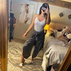 Woman’s Island Pants with Side Slits